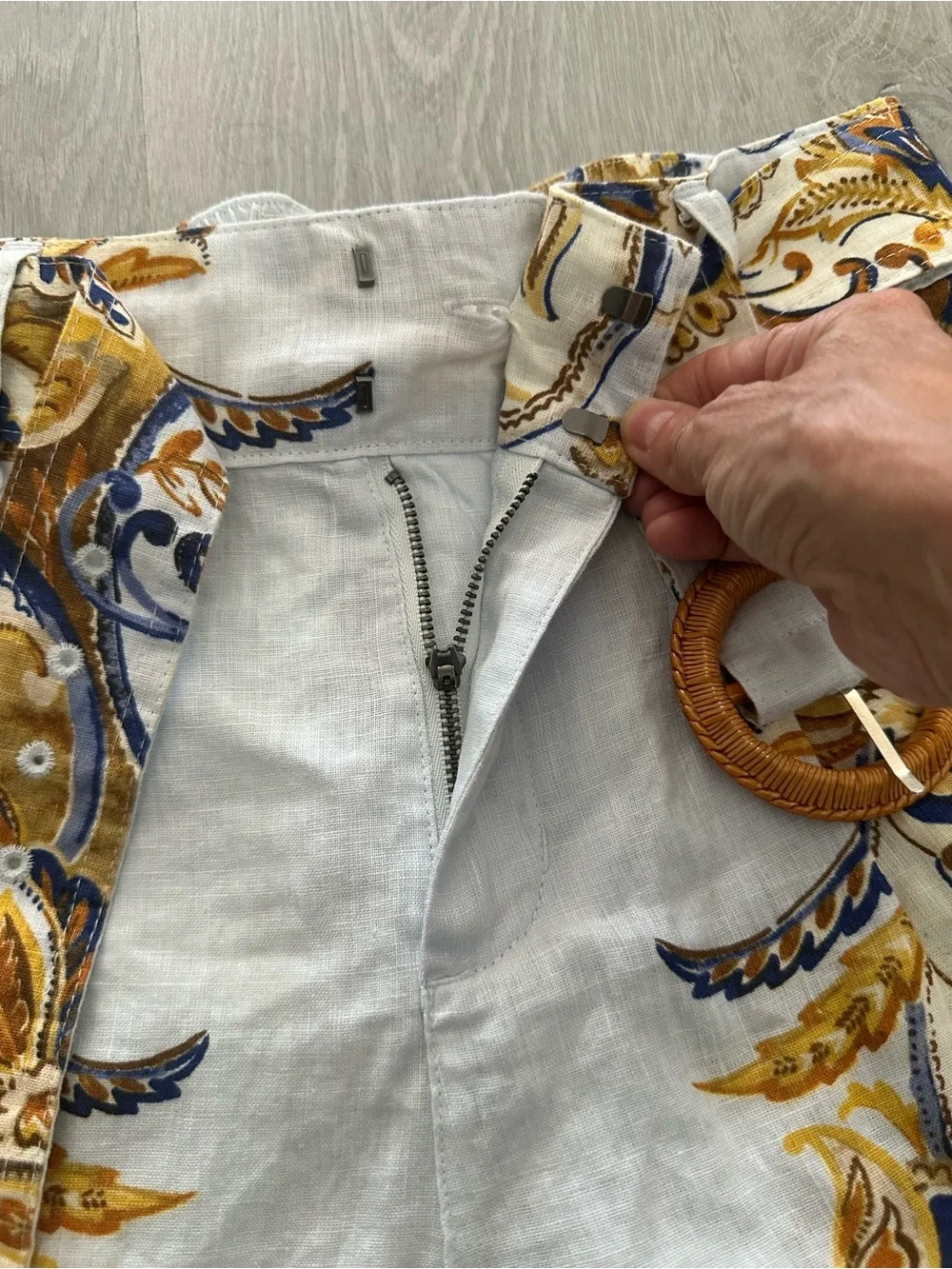 SOLD 💖NWOT JOIE High Waisted Floral Linen Shorts w/ Matching Belt - Picture 3 of 9